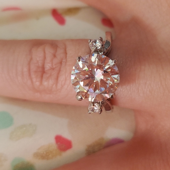 4 beautiful rings silver tone - Picture 6 of 11